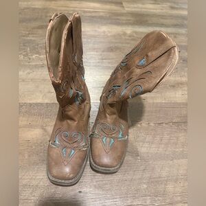 Kids size 2 Roper boots
